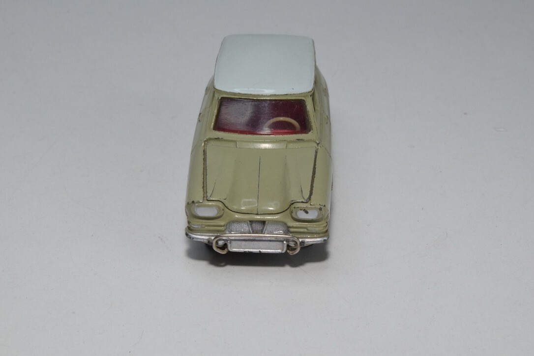Dinky Toys 557 – Citroën 3CV Ami6 1962, échelle 1/43, Bleu Ciel Toit Blanc, Très Bel état