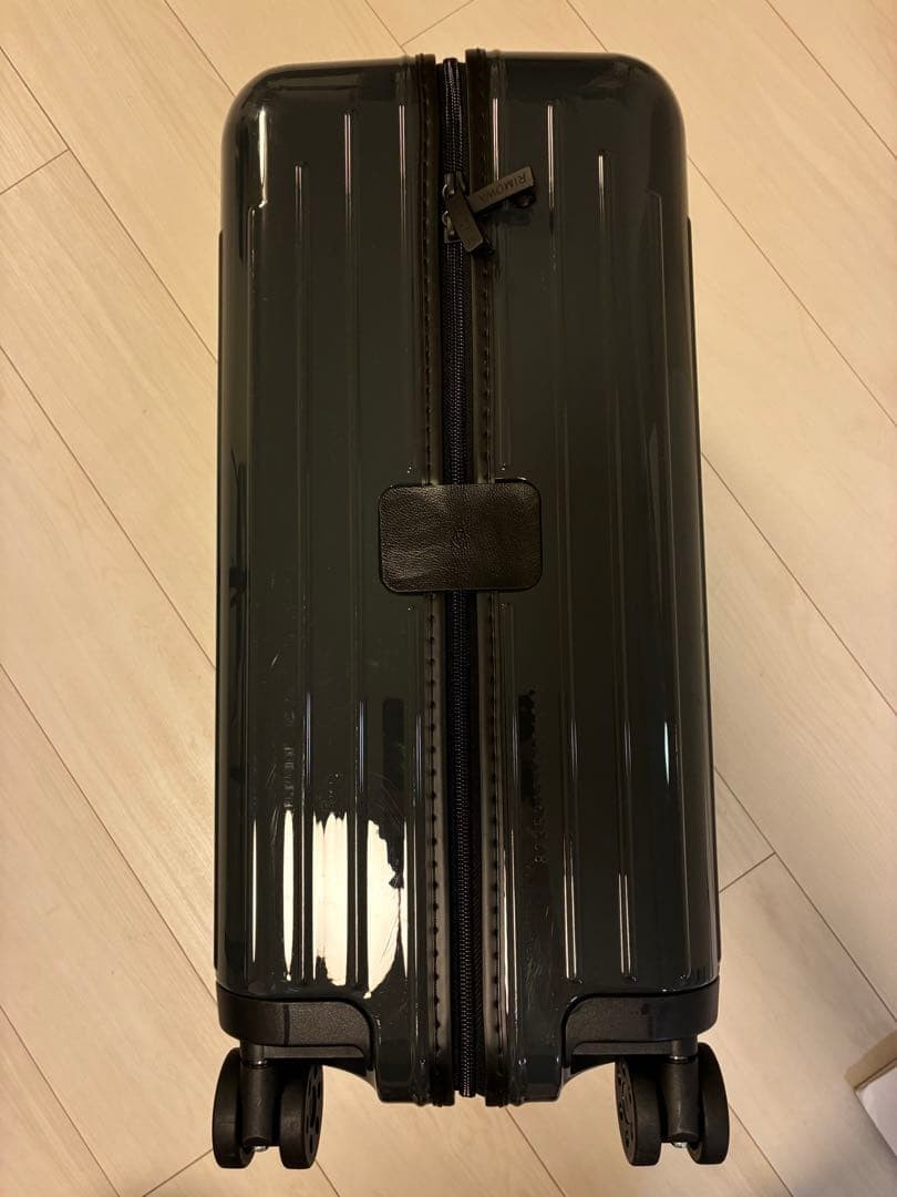 Rimowa Essential Light 37L Gray 4-wheels Carry Case Suitcase USED thumbnail 5