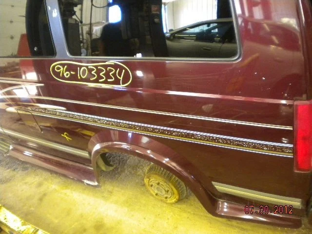 Driver Corner/Park Light Park Lamp-turn Signal Fits 95-05 SAFARI (GMC) 9797952 - Image 2 of 4