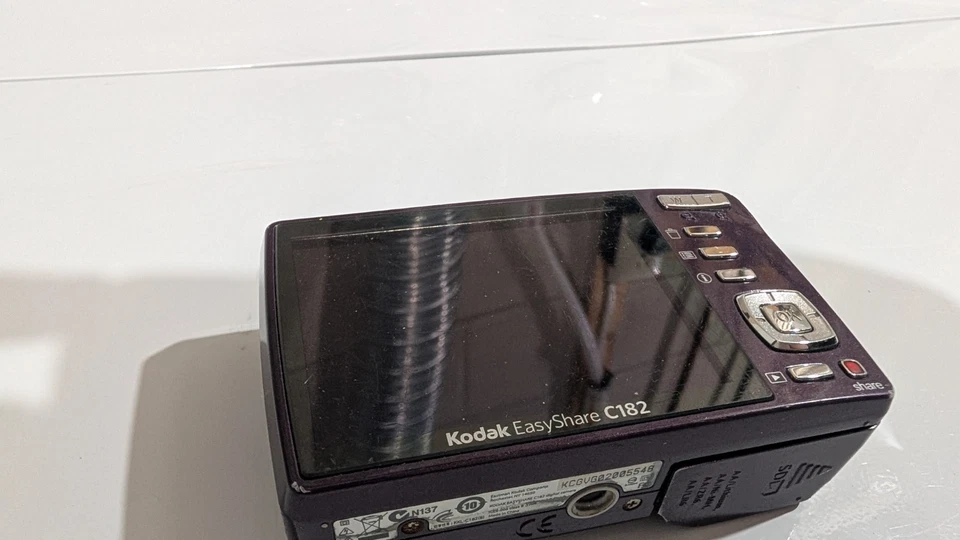 Kodak EasyShare C182 12MP Digital Camera - Works but Read Description - Image 2 of 4