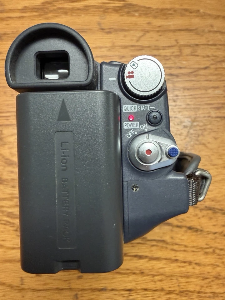 Panasonic PV-GS9 Mini DV Camcorder 800x/20x Optical Zoom - Image 2 of 4