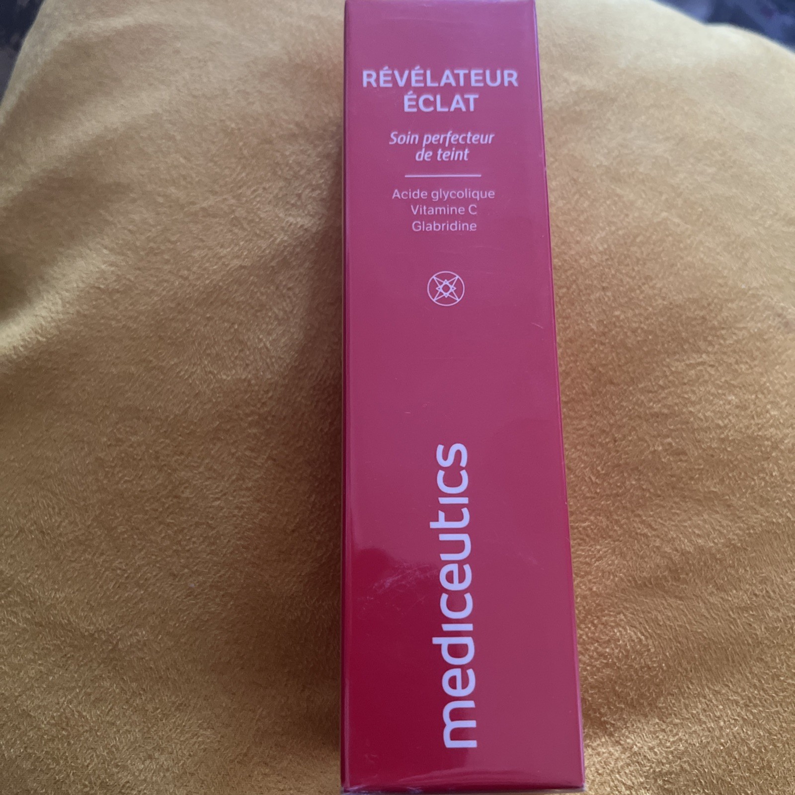 Mediceutics révélateur éclat soin perfecteur de teint texture fluide légère en flacon 50ml