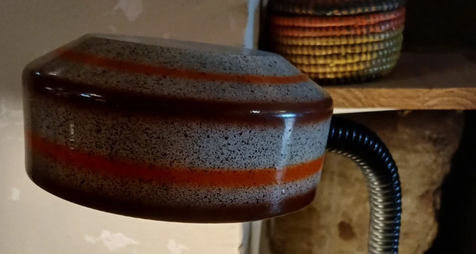 Lampe Vintage 1960, 1970 abat-jour émaillé très bon état de marche. - Photo 3/4