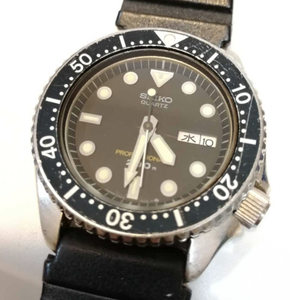 38mm quartz dive watch