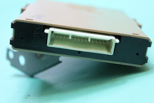 Toyota Prius 2 NHW20 Network Gateway Control Unit 89111-47050 - Picture 3 of 3