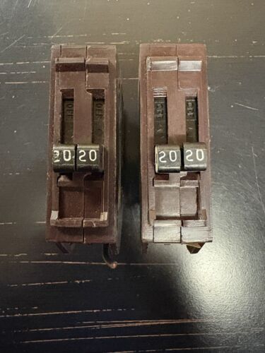 WADSWORTH 20 amp TWIN CIRCUIT BREAKER removed working