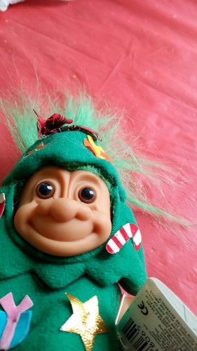 Rare Russ Christmas Tree Troll With Nice Hang Tag Highly Collectible Pre-Owned - Picture 3 of 6