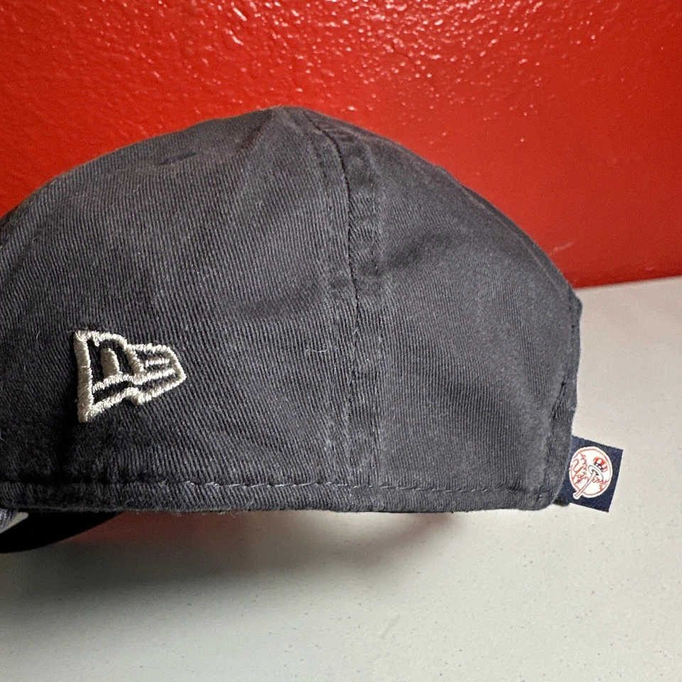 Vintage 2017 New Era 9 Twenty New York Yankees Dad Hat Strap Back - Image 2 of 4