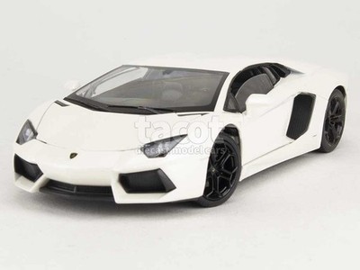 Lamborghini Aventador LP 700-4 2011 - WELLY 1/24