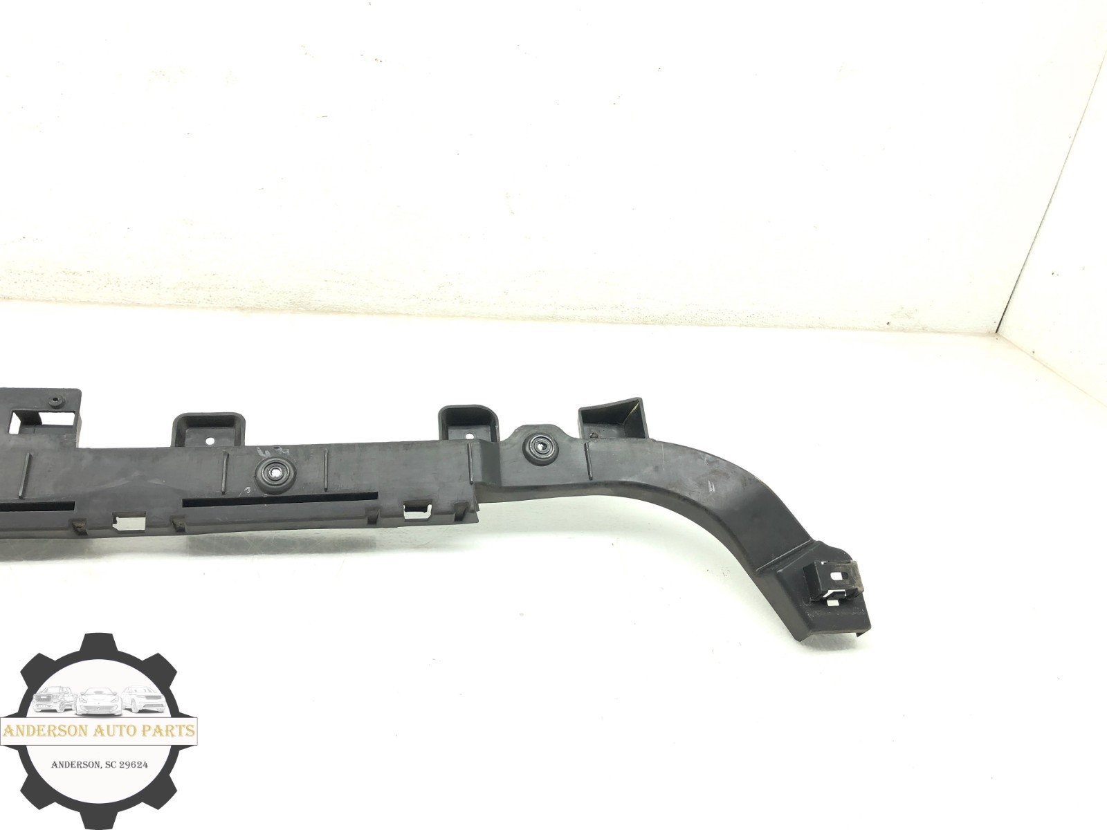 2014-2020 MASERATI QUATTROPORTE REAR BUMPER CENTER SUPPORT GUIDE BRACKET OEM