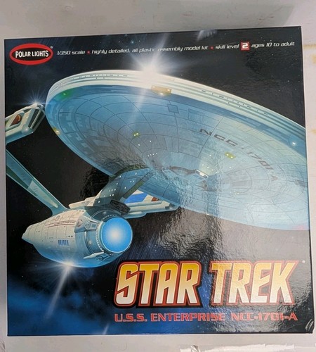 Enterprise Refit Polar Lights Refit échelle 1:350 | Kit Détaillé Avec