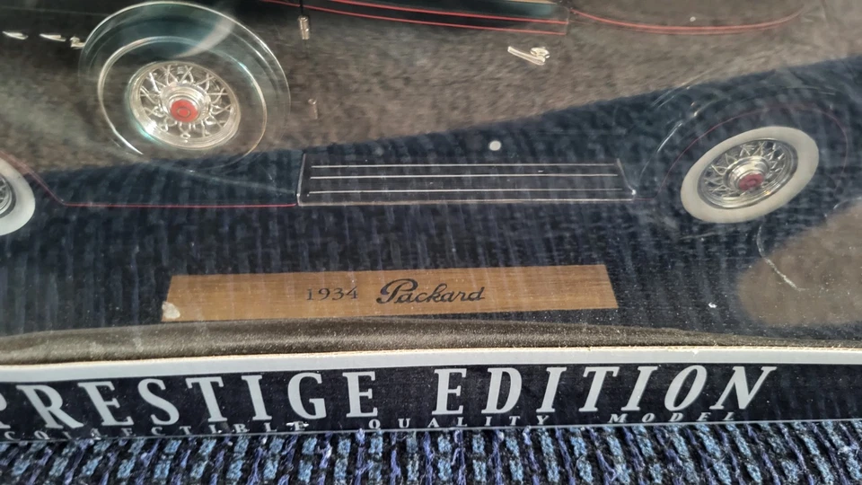 Interior ANSON Prestige Edition 1934 Packard escala 1:18 verde oscuro rojo Foto 2 de 4