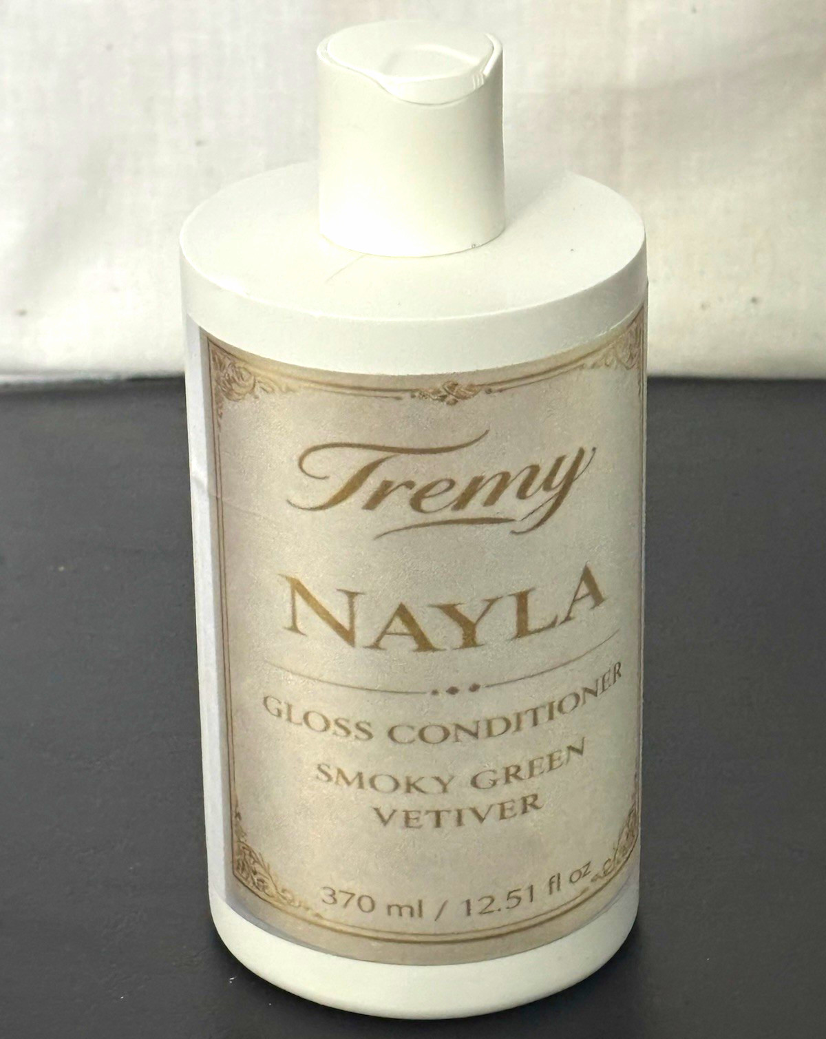 Tremy Nayla Gloss Conditioner Vetiver Smoky Green Vegan Nut Free 370 Ml