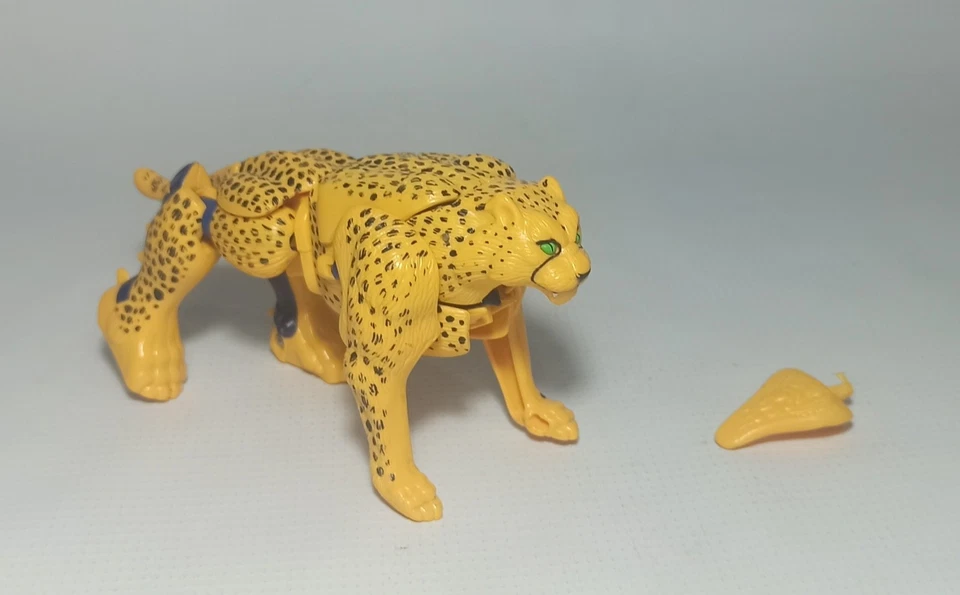 HASBRO VTG 1996 TRANSFORMERS BEAST WARS DELUXE CHEETOR ROBOT CHEETAH WITH FLAWS - Image 3 of 4