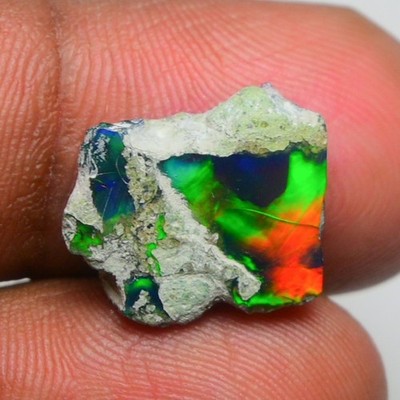 Schwarzopal 5,00 Karat, natürlicher äthiopischer Opal grob, Opal Rohkristall