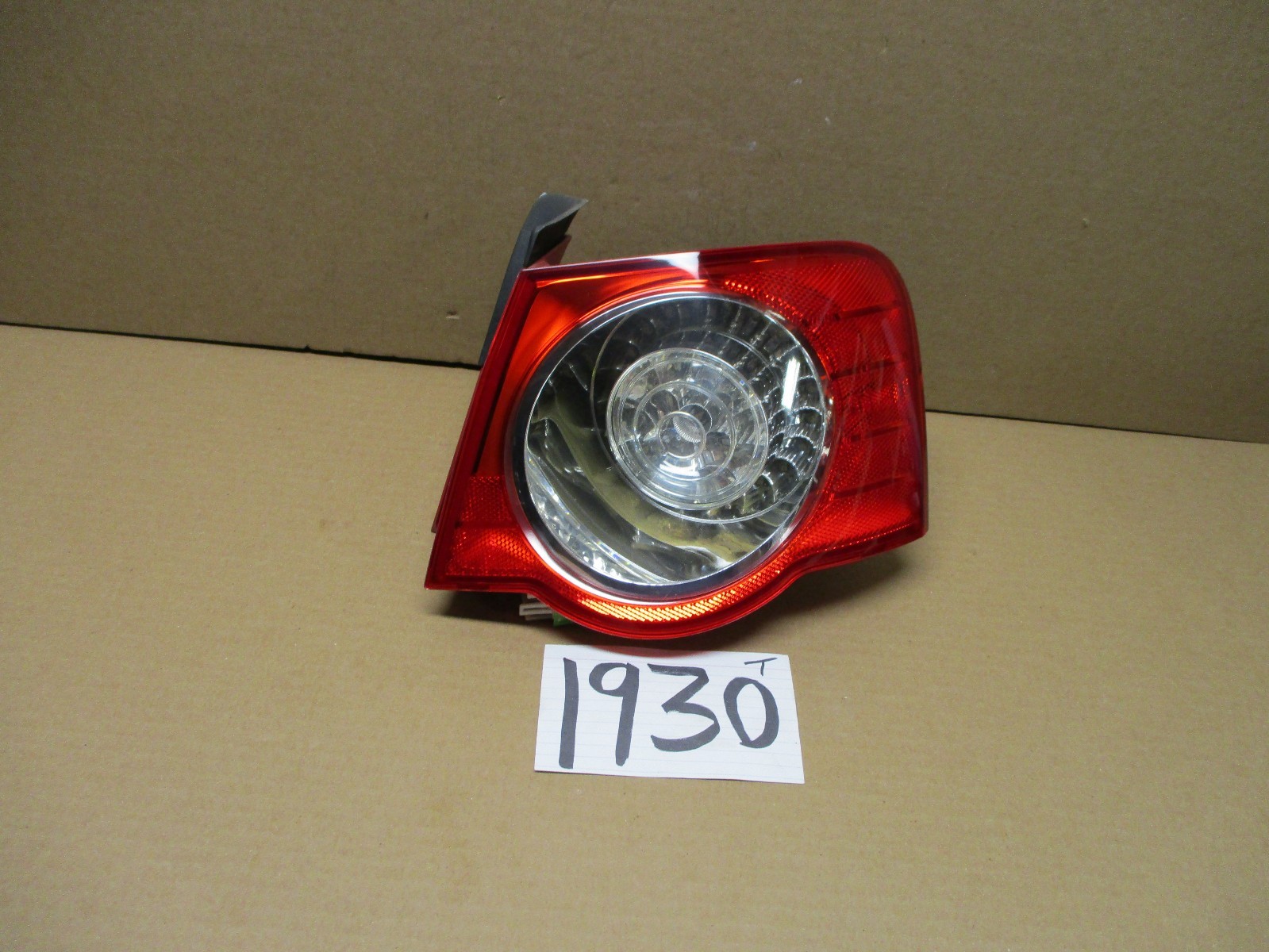 06 07 08 Volkswagen Passat LED PASSENGER Side Tail Light Used Rear Lamp #1930T