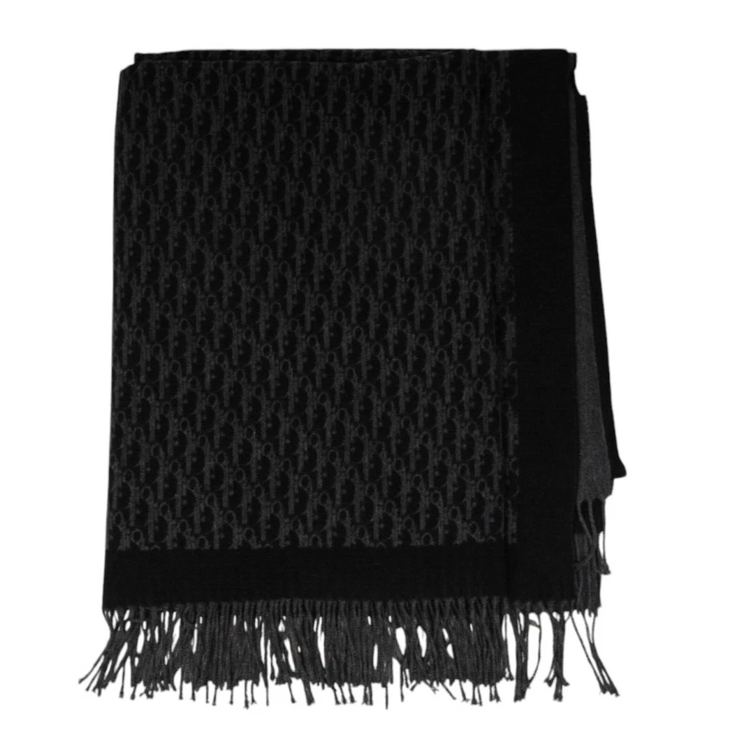 Foulard Dior logo oblique franges 59 x 68 gris soie châle enveloppant couverture large