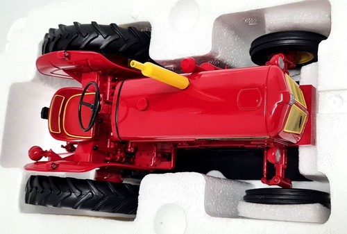 UH 1/16 David Brown 950 Implematic 1959 Red Yellow Diecast model Farm Tractor - Picture 3 of 10