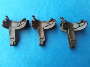 PLAYMOBIL Western 3 selles cow boys marron-noir pour chevaux 3è génération