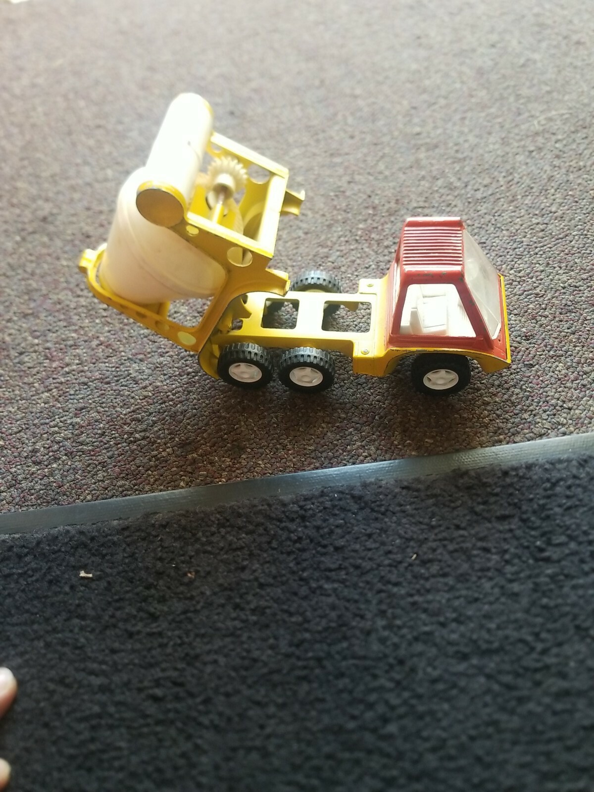 Picture 2 of 8