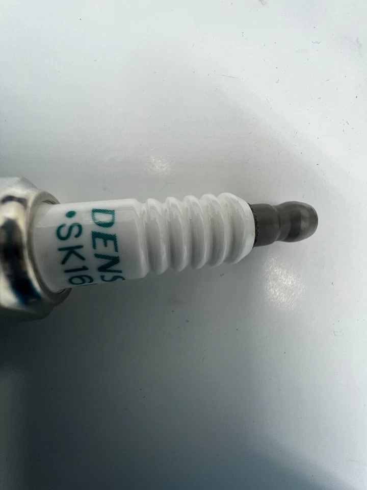 (CANTIDAD 4) Bujías Denso Iridio Larga Vida para VOLKSWAGEN JETTA L4-2.0L 1992 Foto 3 de 4