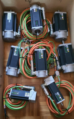 Control Techniques-Emerson Servo Motor  067EDC300BAEMA  With Cables