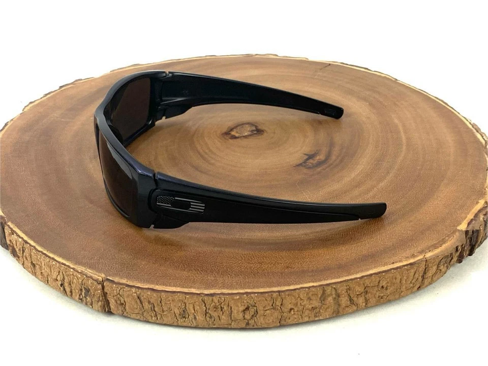 OAKLEY Sunglasses FUEL CELL Men's Tonal Flag Icons black Dark Polarized Wrap - Image 4 of 4