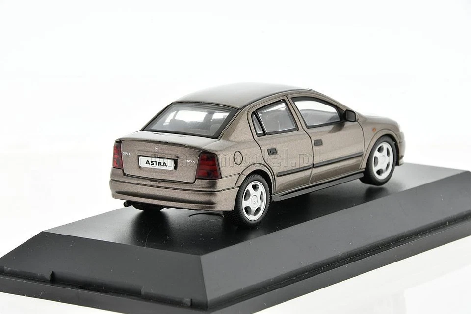 OPEL Astra G 4d 1/43 SCHUCO 04522 - Immagine 3 di 4