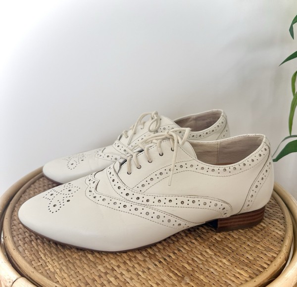 Frankie 4 “Tessa” White Leather Lac Sup Brogue Style Shoes Size 9.5 Women’s 