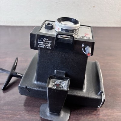 Ancien appareil photo Polaroid Square shooter 2 french antique camera