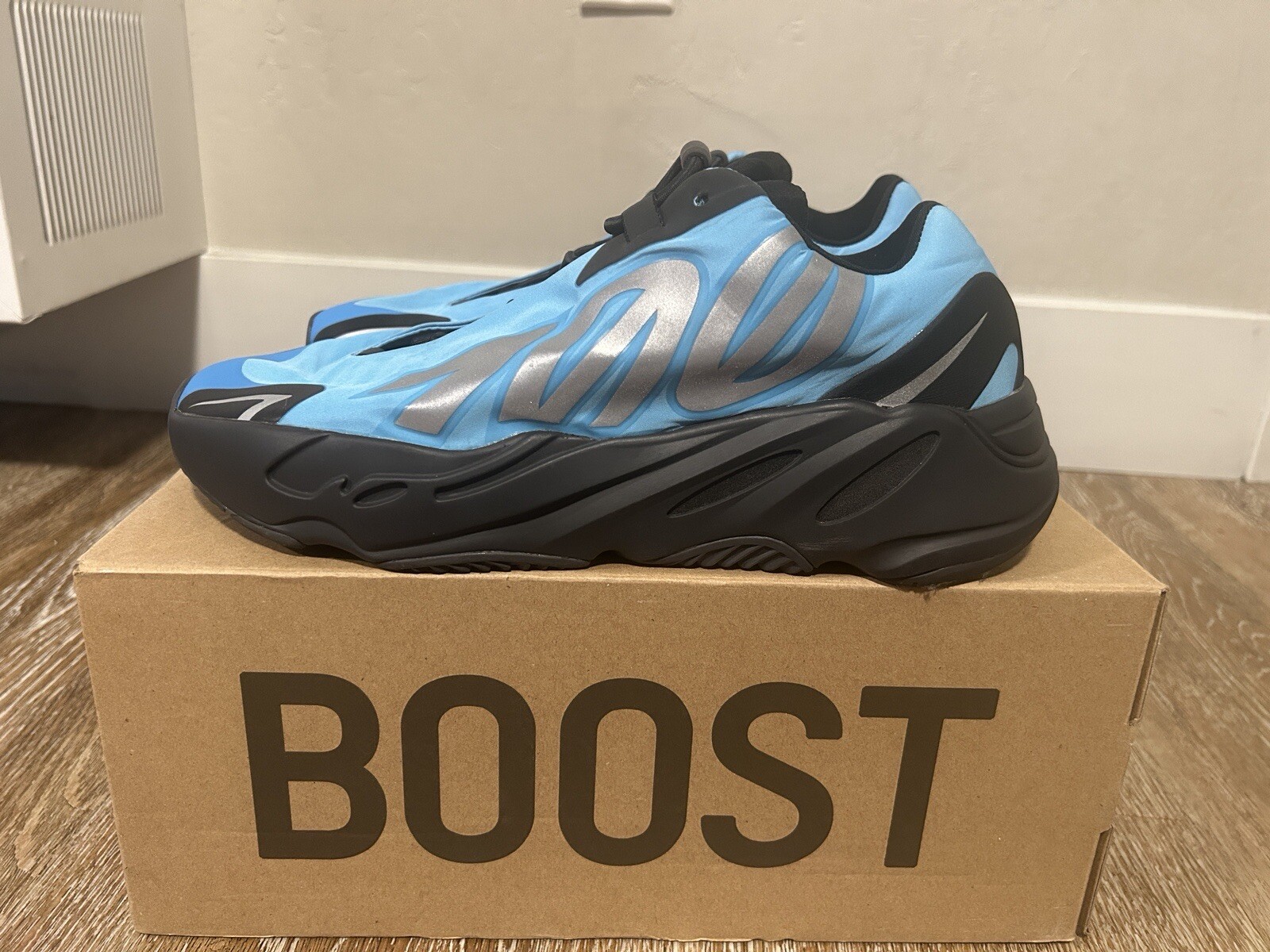 Size 10 - adidas Yeezy Boost 350/700
