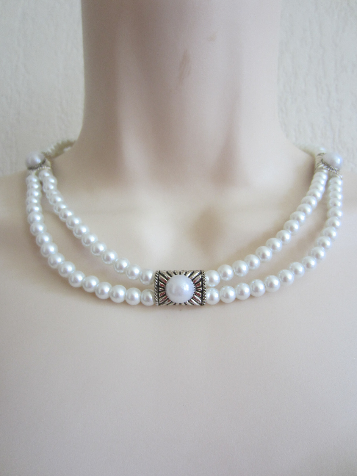 Collier multi rangs blanc en perles de verre pour tenue de mariée
