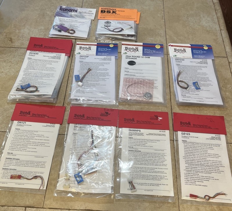 Large Lot– SoundTraxx Tsunami TSU-1000, DSX, DigiTrax HO/N/Z Decoders &Speakers
