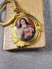 Vintage Keychain Medal St Therese Of Lisieux Christian Religious Gift B18