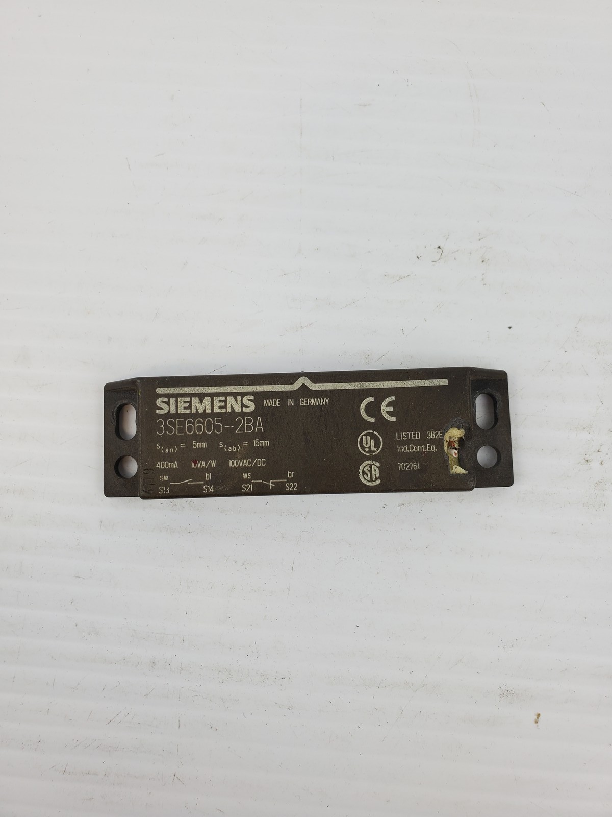 Siemens 3SE6605-2BA Safety Magnetic Switch Actuator 3SE66052BA