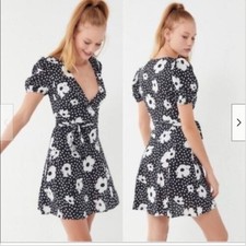 URBAN OUTFITTERS Cap Sleeve Wrap Front Floral Jocelyn Mini Dress - size small