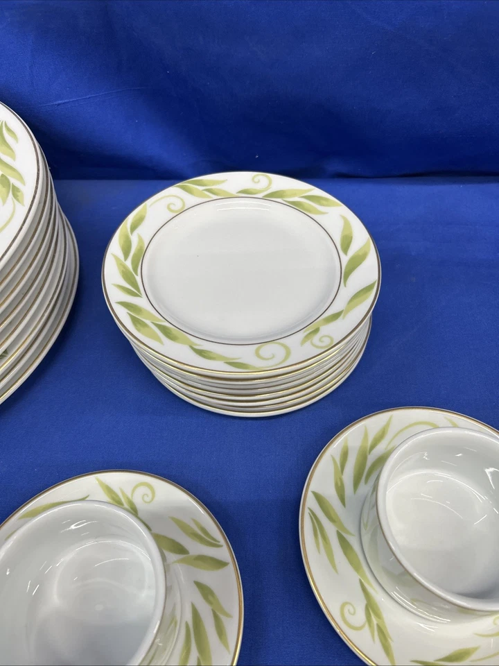 Juego de 38 piezas de Bernardaud Frivole Excelente Estado Foto 3 de 4