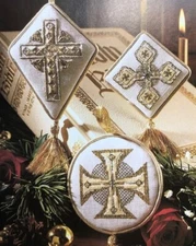 RELIGIOUS SYMBOLS CRISMON CHRISTMAS ORNAMENT CROSS STITCH PATTERN