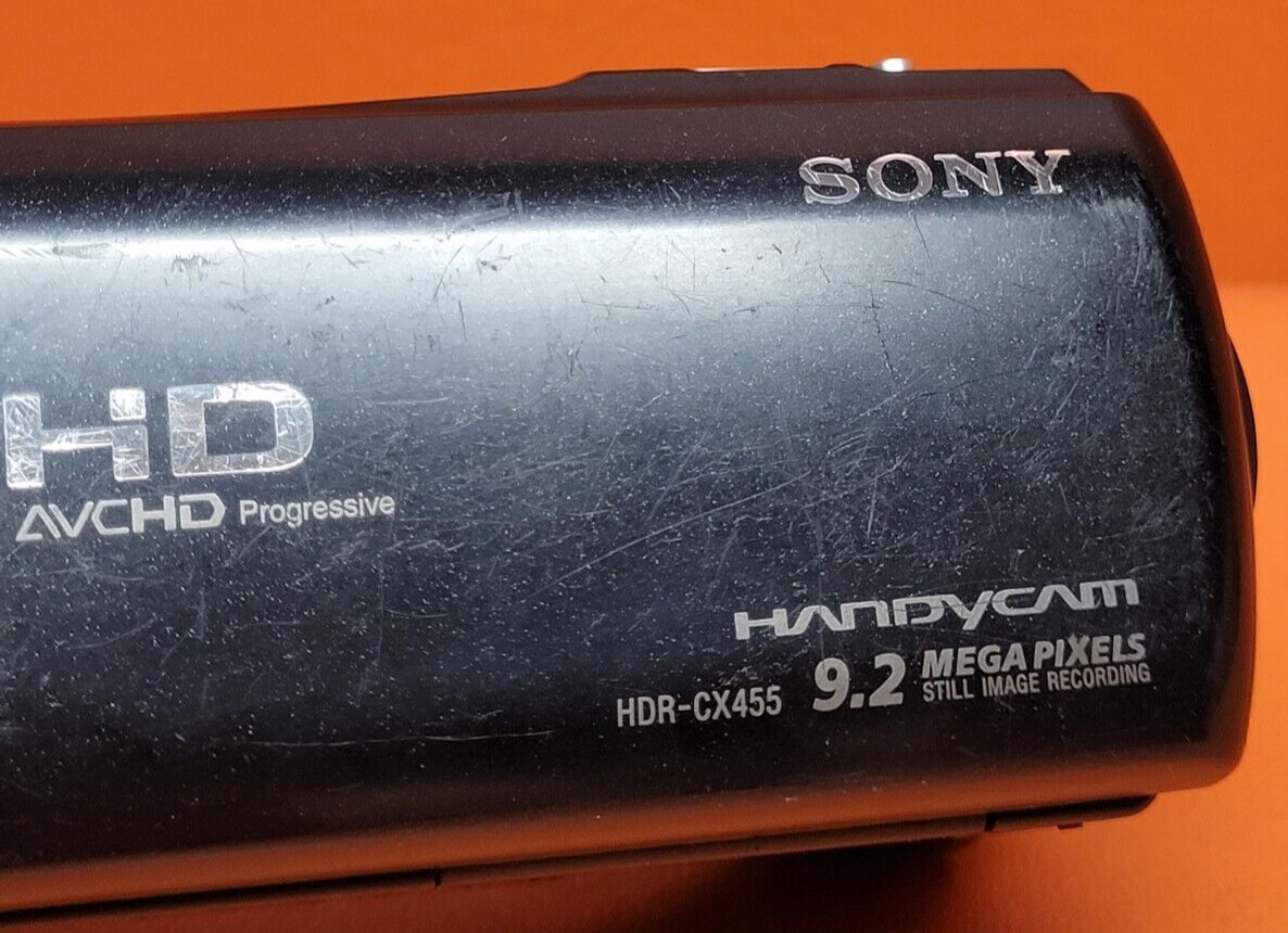 Sony HDRCX405 HD Handycam Camcorder w/ Battery, Attached Charger *WEAR