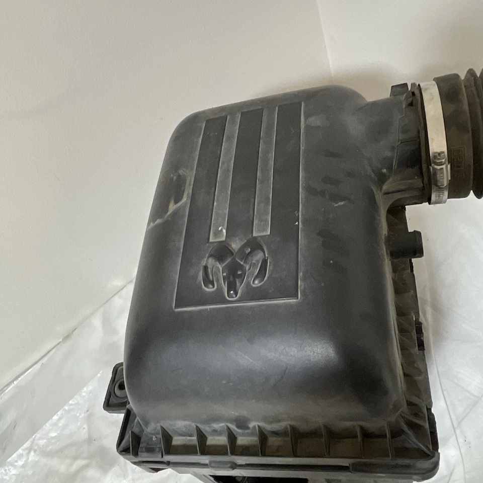 2002-2018 Dodge Ram 1500 2500 3500 conjunto de limpador de ar fabricante de equipamento original com tubo de mangueira de admissão - Imagem 2 de 4
