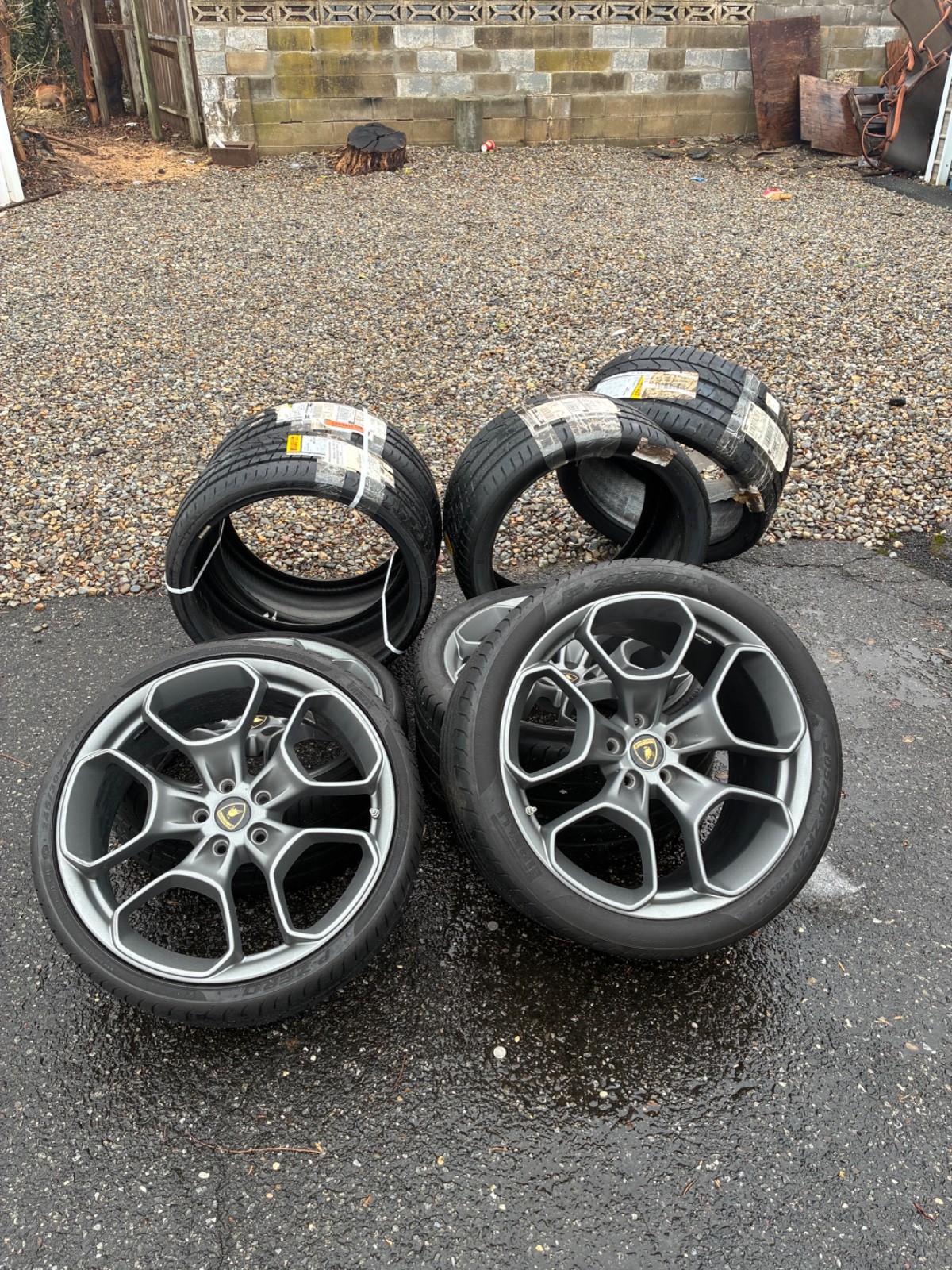 Lamborghini Hurican tiers with rims set of 4