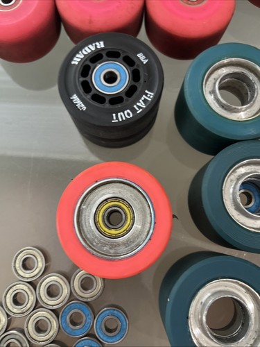Lot of Used Skateboard Roller Skate Wheels And Bearings - Imagen 10 de 10