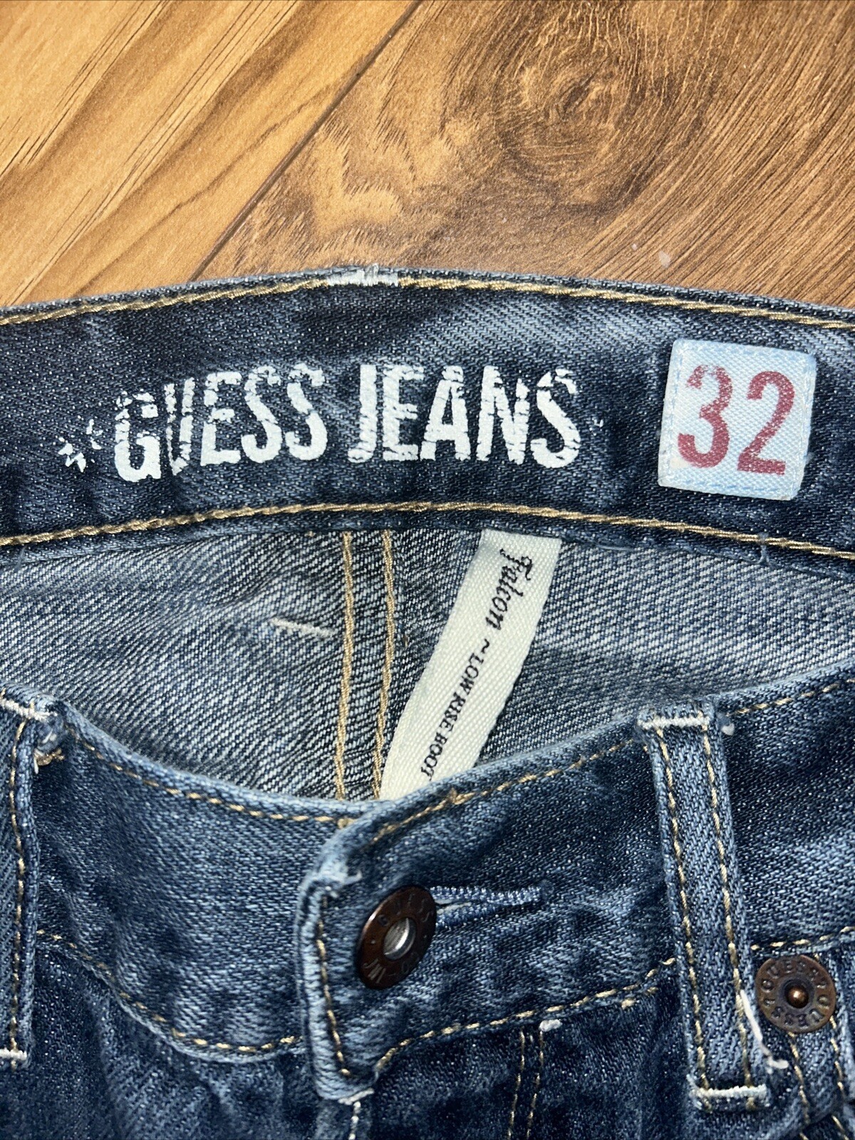 Mens Guess Falcon Low Rise boot Leg Jeans Size 32 used in good