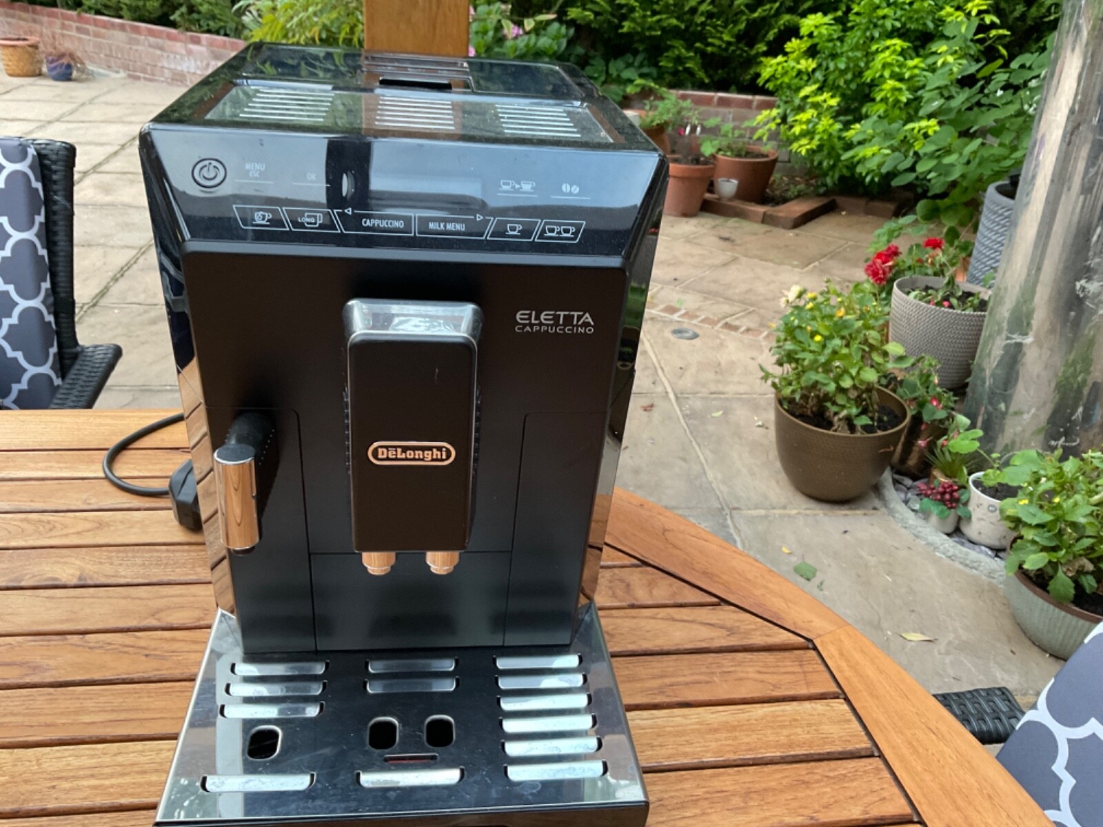 Delonghi Eletta coffe machine Cappuccino bean to cup ECAM44.660B eBay