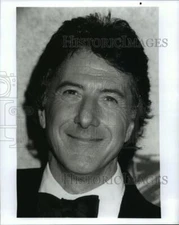 1997 Press Photo Dustin Hoffman in 54th Annual Golden Globe Award - nef58799