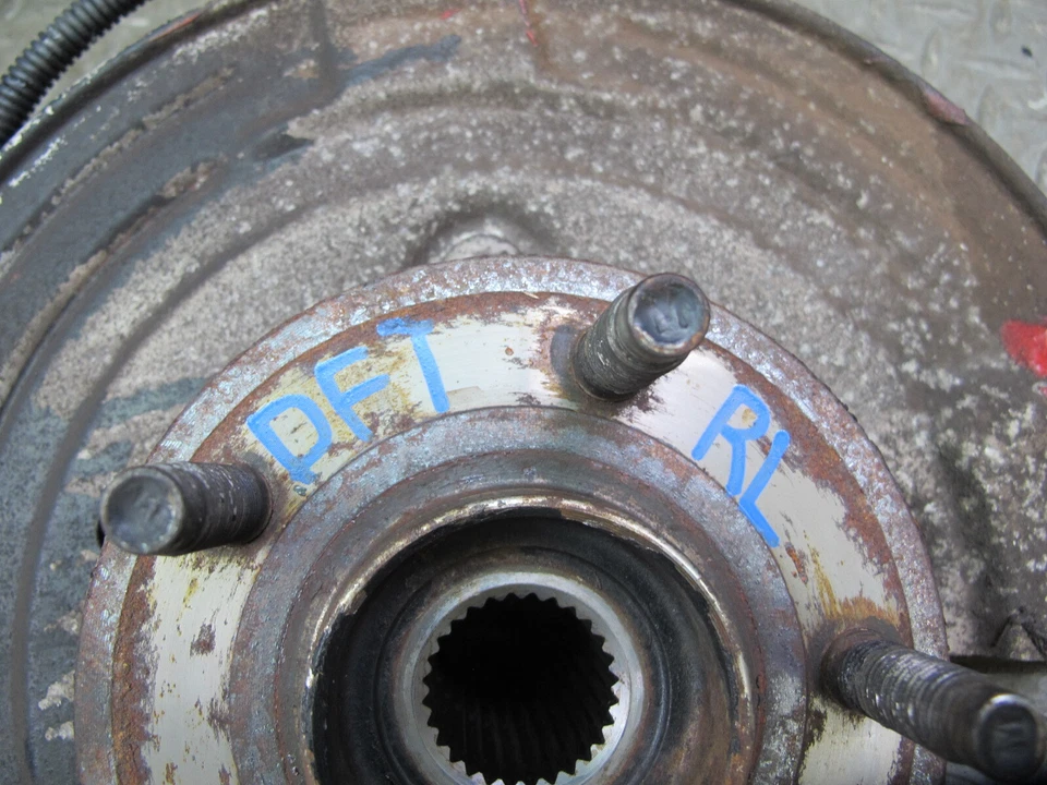 02-05 FORD THUNDERBIRD REAR LEFT SPINDLE KNUCKLE WHEEL HUB BEARING OEM - Image 2 of 4