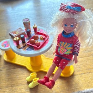 【未開封】バービー人形：Mcdonald's Happy Meal STACIE VINTAGE 1993 MATTEL MCDONALDS HAPPY MEAL STACIE BARBIE # 11474 IN