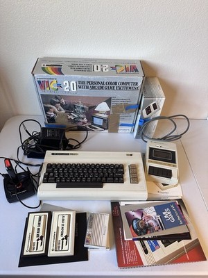 Vintage Commodore Vic 20 Computer Power Cords Cassette Unit Manuals Box Turns On