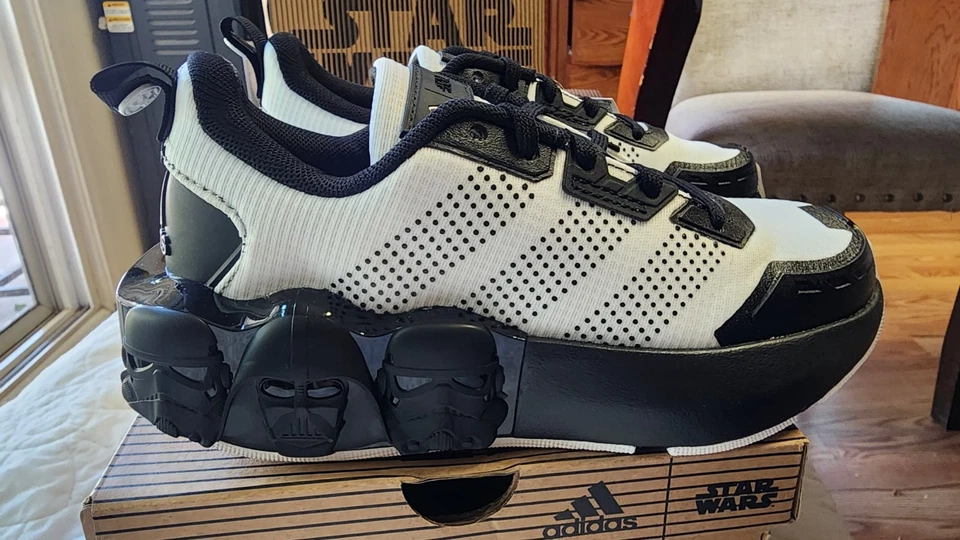 Adidas Star Wars Darth Vader y Storm Troopers Adidas Zapatos Talla 1 NUEVO En Caja Foto 2 de 4
