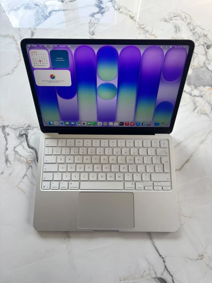 MINT! Apple MacBook Neo 256GB - Silver - 11 Battery Cycles Warranty, photo 3 of 5